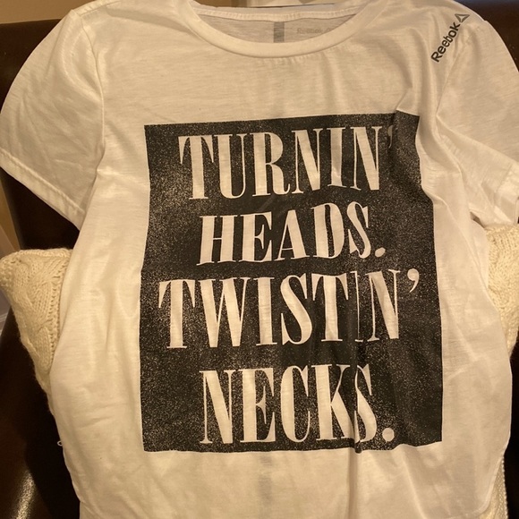 Reebok Tops - 𝅺TURNIN Heads Twistin Necks Shirt